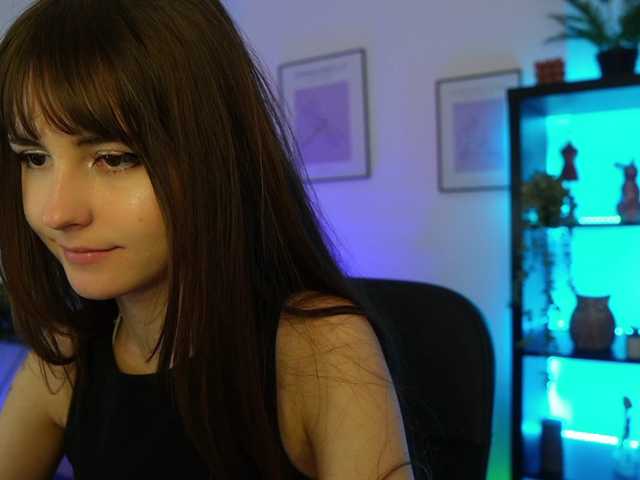 EllaYoung live cam on BongaCams
