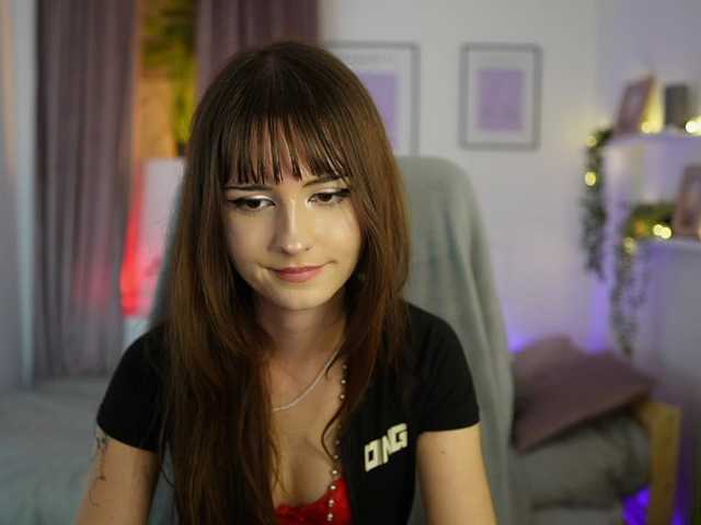 EllaYoung live cam on BongaCams