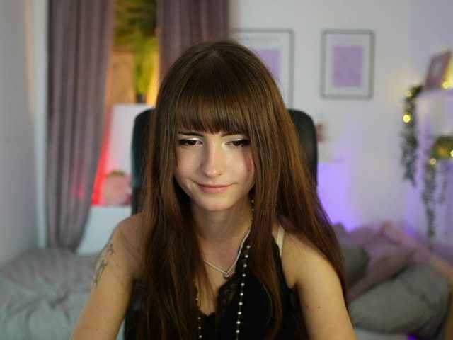 EllaYoung live cam on BongaCams