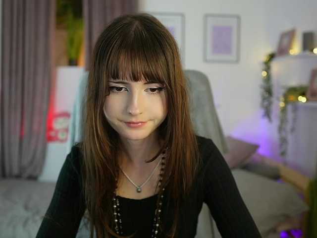 EllaYoung live cam on BongaCams