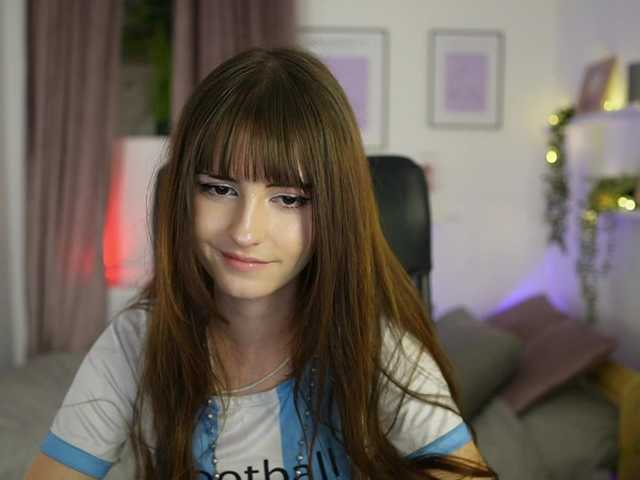 EllaYoung live cam on BongaCams
