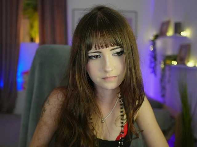 EllaYoung live cam on BongaCams