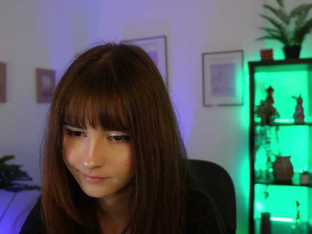 EllaYoung live cam on BongaCams