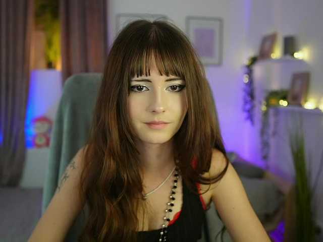 EllaYoung live cam on BongaCams