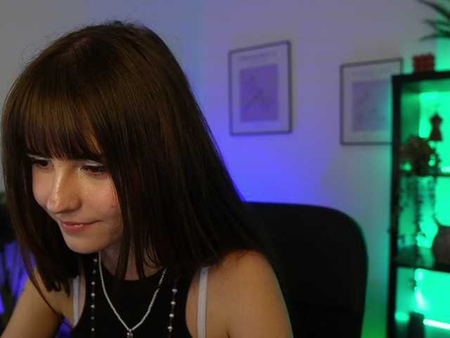 EllaYoung live cam on BongaCams