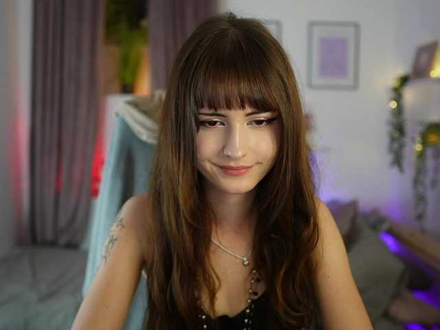 EllaYoung live cam on BongaCams