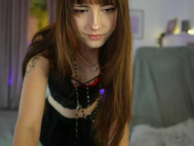 EllaYoung live cam on BongaCams