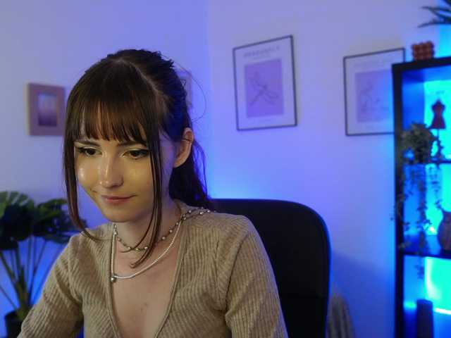 EllaYoung live cam on BongaCams