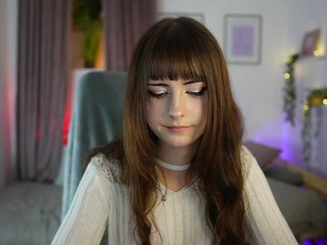 EllaYoung live cam on BongaCams