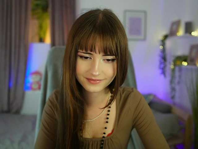 EllaYoung live cam on BongaCams