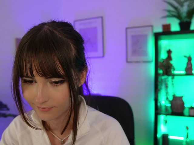 EllaYoung