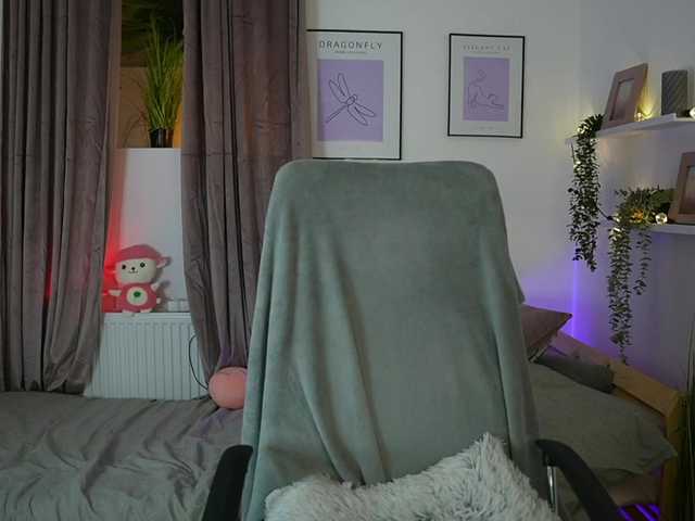 EllaYoung live cam on BongaCams