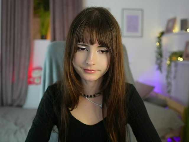 EllaYoung live cam on BongaCams