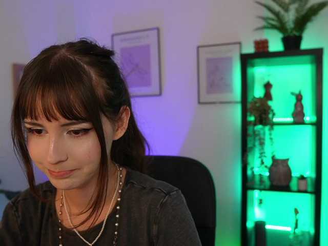 EllaYoung live cam on BongaCams