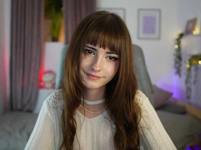 EllaYoung live cam on BongaCams
