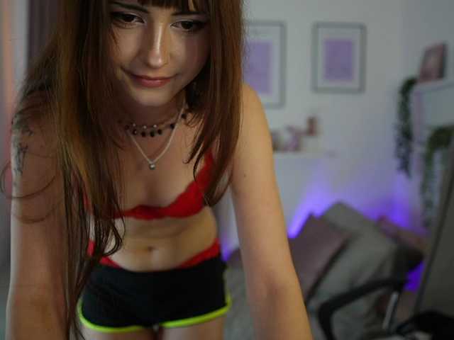 EllaYoung live cam on BongaCams