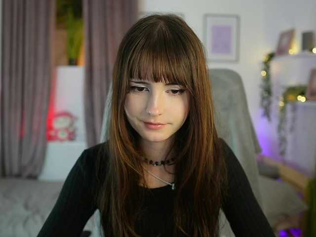 EllaYoung live cam on BongaCams