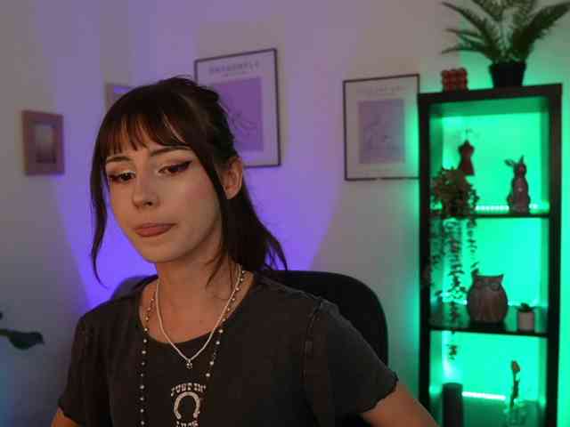 EllaYoung