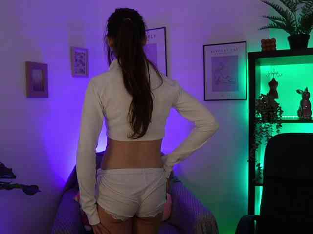 EllaYoung