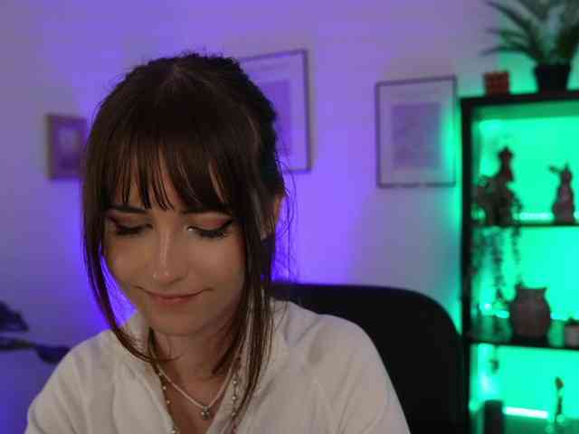 EllaYoung