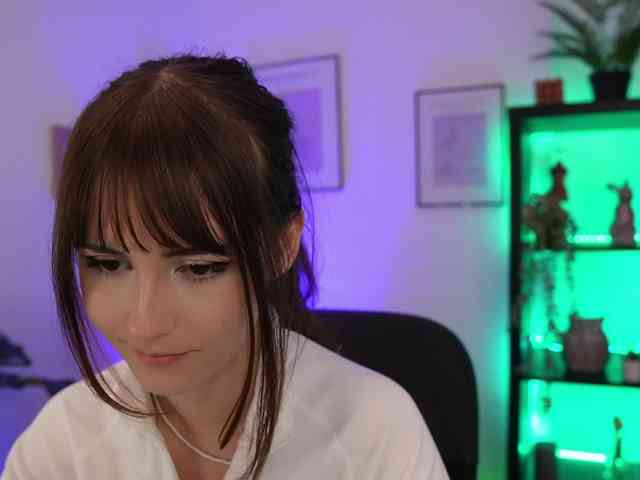 EllaYoung