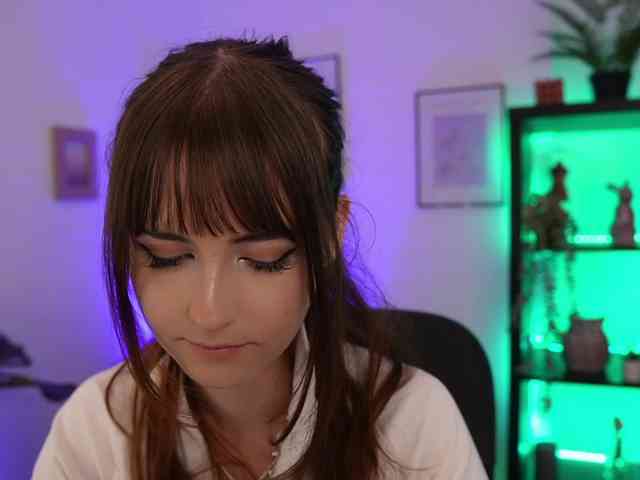EllaYoung