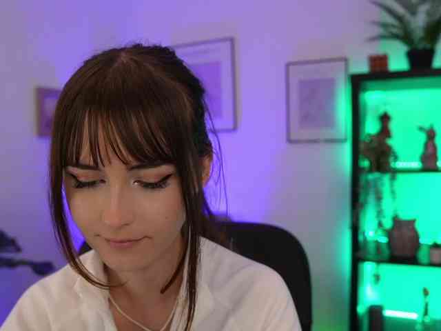 EllaYoung EllaYoung