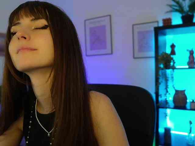 EllaYoung
