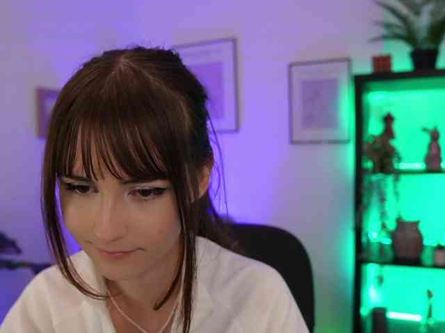 EllaYoung