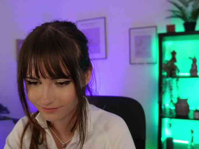 EllaYoung