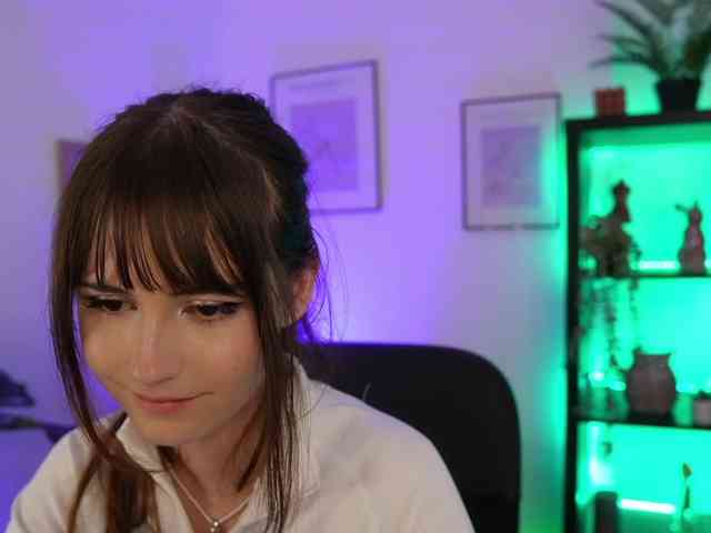EllaYoung