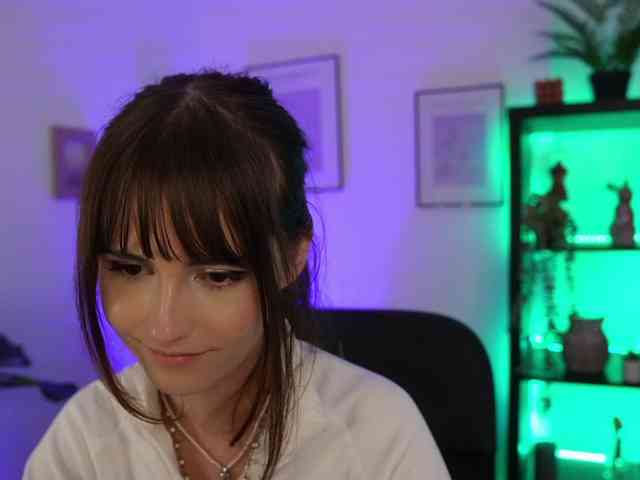 EllaYoung