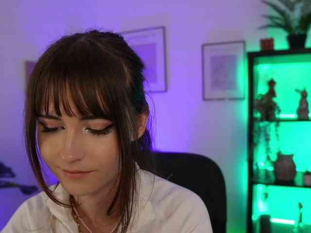 EllaYoung
