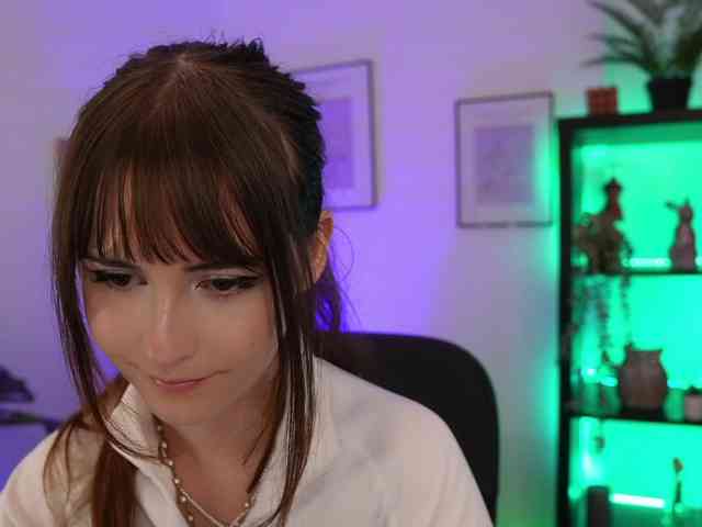EllaYoung
