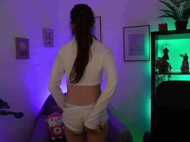 EllaYoung EllaYoung