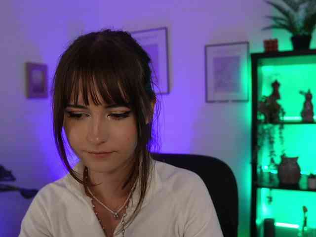 EllaYoung