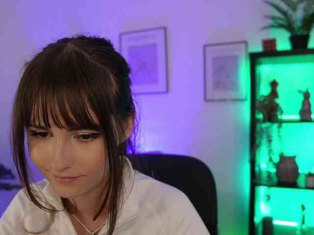 EllaYoung