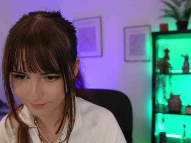 EllaYoung