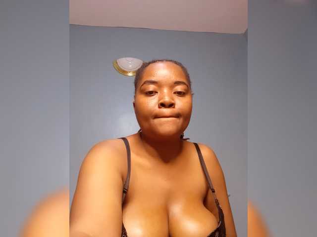 Bustymandy75