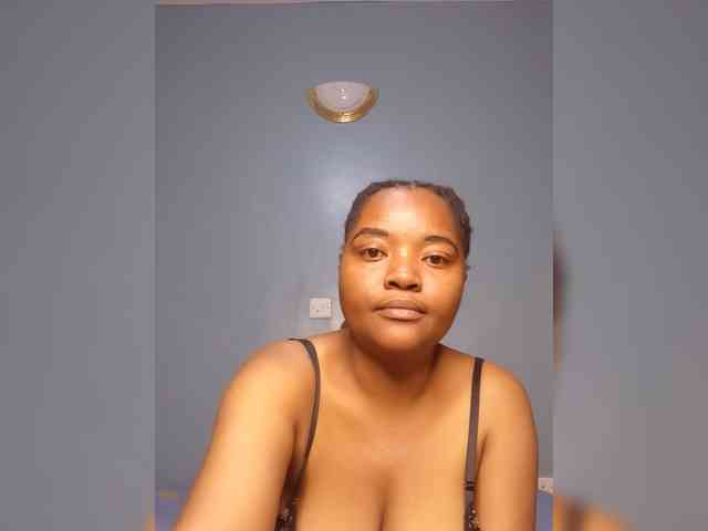 Model: Bustymandy75