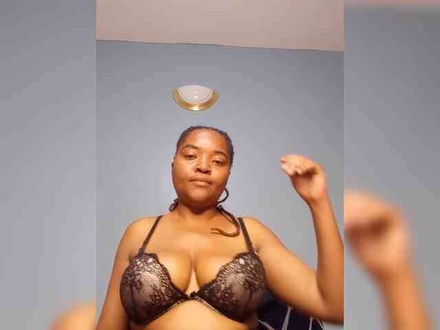 Model: Bustymandy75