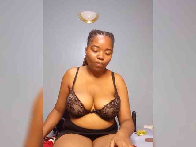 Model: Bustymandy75