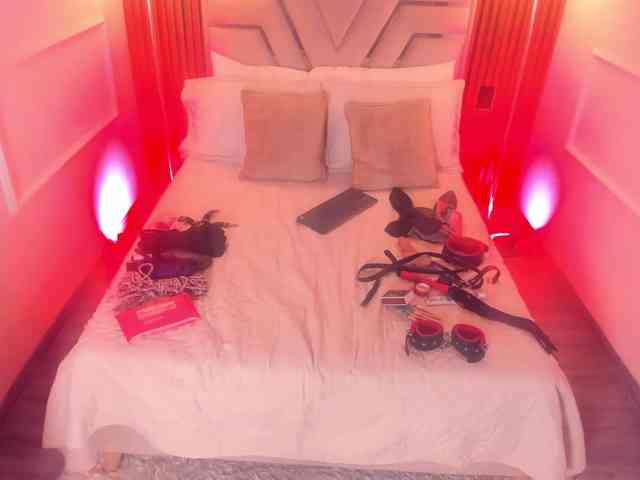 ZayraVesper webcam