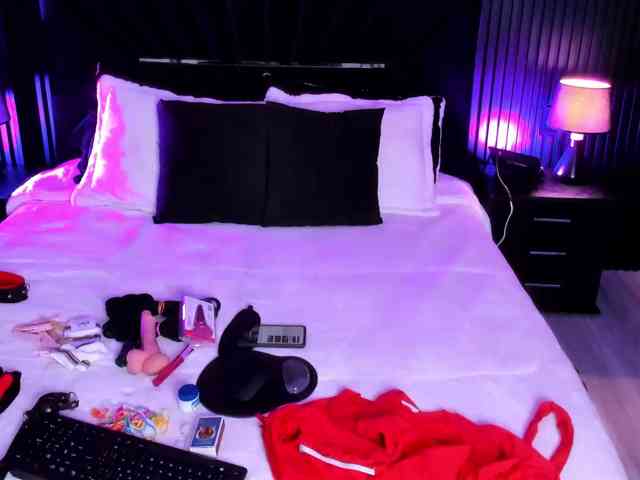 ZayraVesper webcam