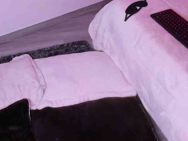 ZayraVesper webcam