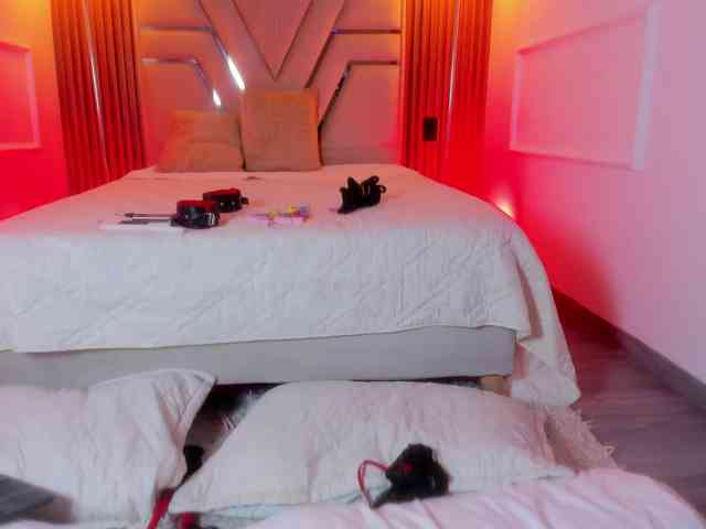 ZayraVesper webcam
