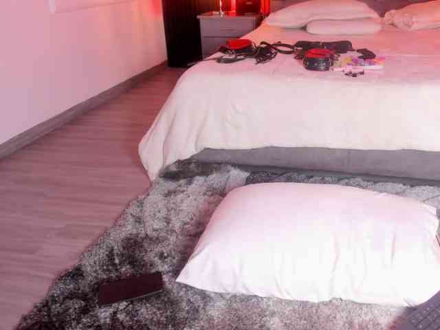 ZayraVesper webcam