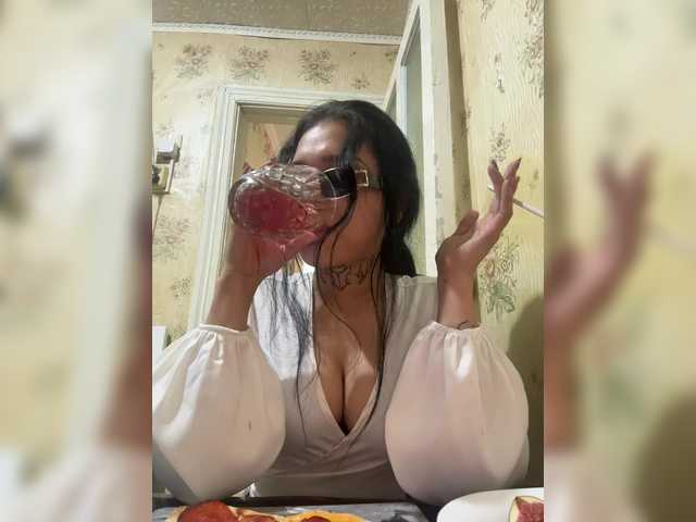ArielHills live cam on BongaCams