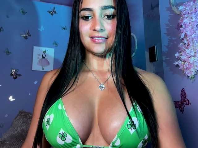 Ashlyrouxx live cam on BongaCams