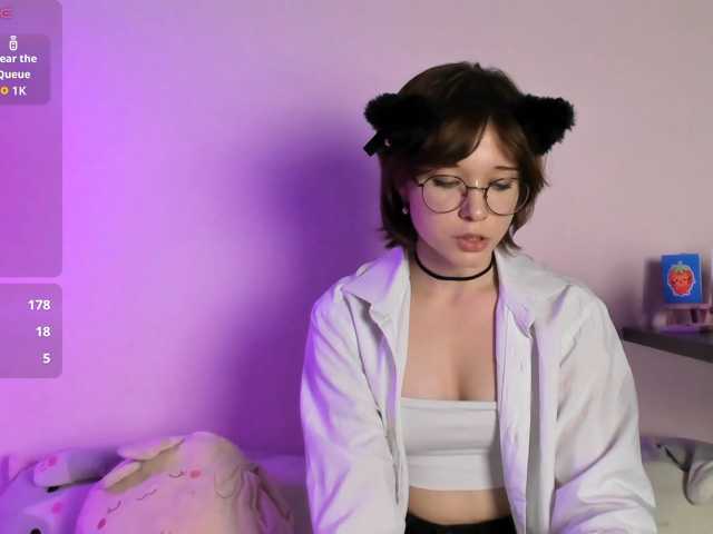 Kur0mi5 live cam on BongaCams